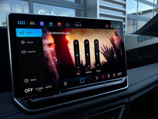 Volkswagen Tiguan R-Line Edition - eHybrid Inclusief &euro;2000,- inruilvoordeel| 'App-Connect' draadloze smartphone int... ActivLease financial lease