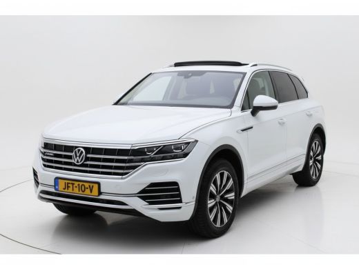 Volkswagen Touareg 3.0 TSi eHybrid ATMOSPHERE 4MOTION TREKHAAK/HEAD-UP/PANORAMADAK ActivLease financial lease