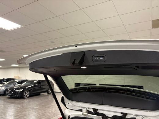 Volvo  V60 T6 AWD Recharge R-Design Trekhaak | Adaptieve Cruise Control | Stoel en Stuurwielverwarming | Par... ActivLease financial lease