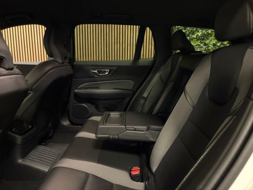 Volvo  V60 T6 AWD Recharge R-Design Trekhaak | Adaptieve Cruise Control | Stoel en Stuurwielverwarming | Par... ActivLease financial lease