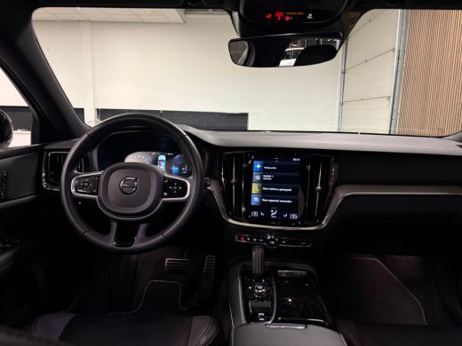 Volvo  V60 T6 AWD Recharge R-Design Trekhaak | Adaptieve Cruise Control | Stoel en Stuurwielverwarming | Par... ActivLease financial lease