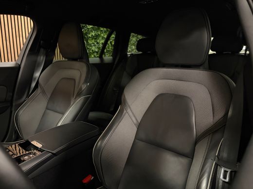 Volvo  V60 T6 AWD Recharge R-Design Trekhaak | Adaptieve Cruise Control | Stoel en Stuurwielverwarming | Par... ActivLease financial lease