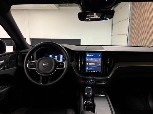 Volvo  XC60 T6 AWD Recharge Plus Dark 360&deg; Camera | Harman Kardon | All Season Banden | Adaptieve Cruise Cont... ActivLease financial lease