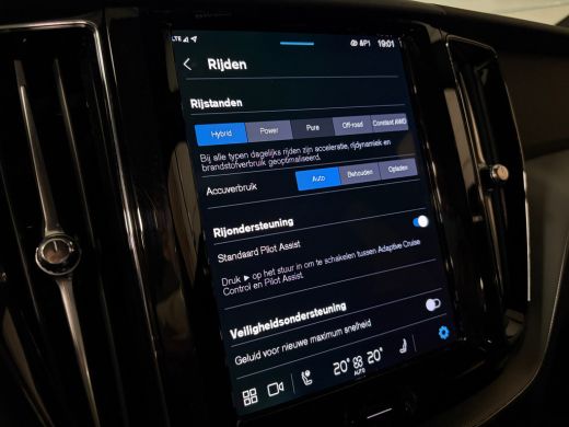 Volvo  XC60 T6 AWD Recharge Plus Dark 360&deg; Camera | Harman Kardon | All Season Banden | Adaptieve Cruise Cont... ActivLease financial lease