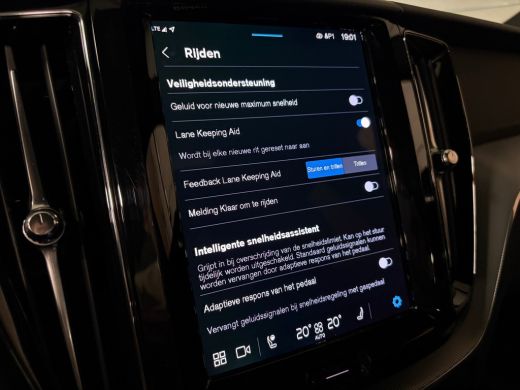 Volvo  XC60 T6 AWD Recharge Plus Dark 360&deg; Camera | Harman Kardon | All Season Banden | Adaptieve Cruise Cont... ActivLease financial lease