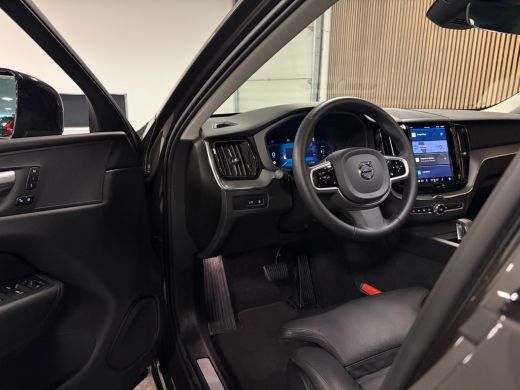 Volvo  XC60 T6 AWD Recharge Plus Dark Trekhaak | 360&deg; Camera | Michelin all Season banden | Adaptieve Cruise ... ActivLease financial lease