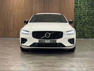 Volvo  V60 T6 AWD Recharge R-Design Trekhaak | Adaptieve Cruise Control | Stoel en Stuurwielverwarming | Par...