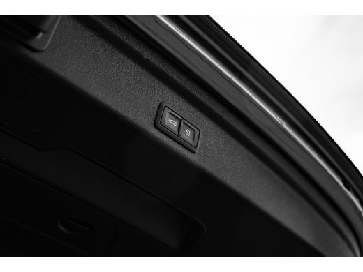 Audi Q3 45 TFSI e S Edition 245PK | Camera achter | Stoelverw. voor | Comfort sleutel | Matrix LED Koplampen ActivLease financial lease