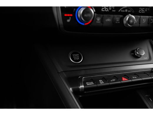 Audi Q3 45 TFSI e S Edition 245PK | Camera achter | Stoelverw. voor | Comfort sleutel | Matrix LED Koplampen ActivLease financial lease