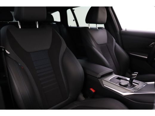 BMW 3 Serie Touring 318i M Sport Automaat / Sportstoelen / M Sportonderstel / LED / Live Cockpit Professional... ActivLease financial lease
