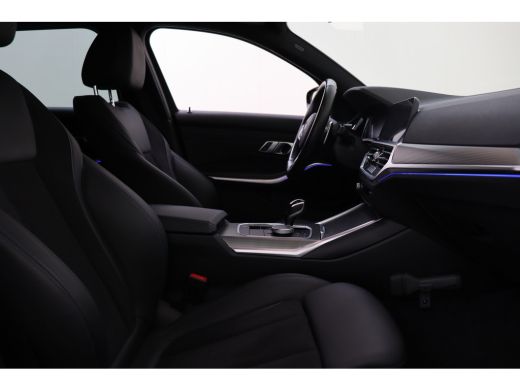 BMW 3 Serie Touring 318i M Sport Automaat / Sportstoelen / M Sportonderstel / LED / Live Cockpit Professional... ActivLease financial lease