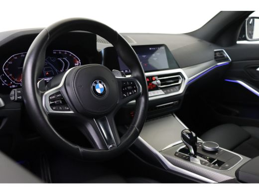 BMW 3 Serie Touring 318i M Sport Automaat / Sportstoelen / M Sportonderstel / LED / Live Cockpit Professional... ActivLease financial lease