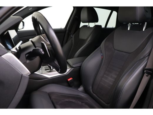BMW 3 Serie Touring 318i M Sport Automaat / Sportstoelen / M Sportonderstel / LED / Live Cockpit Professional... ActivLease financial lease