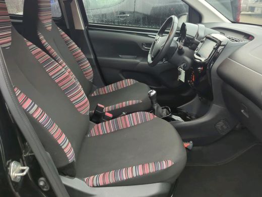 Citroën C1 1.0 VTi Shine | Navi by app | Camera | Climate control | Apple carplay | Lichtmetaal | 32.000km | ActivLease financial lease