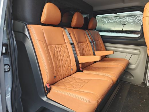 Ford Transit Custom 320 2.0 TDCI L2H1 Black Edition dubbele cabine Leder | 19"  | Glaslook | Spoiler | Full option! N... ActivLease financial lease