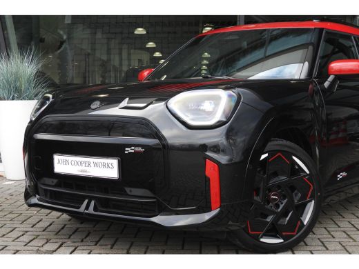 Mini Aceman E / John Cooper Works / Pakket M / 19" JCW Strive Spoke 2-tone met sportbanden ActivLease financial lease