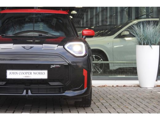 Mini Aceman E / John Cooper Works / Pakket M / 19" JCW Strive Spoke 2-tone met sportbanden ActivLease financial lease