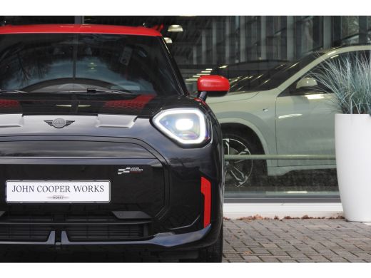 Mini Aceman E / John Cooper Works / Pakket M / 19" JCW Strive Spoke 2-tone met sportbanden ActivLease financial lease