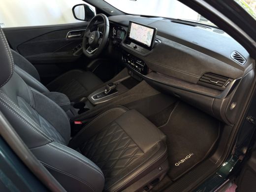 Nissan QASHQAI 1.3 MHEV 160PK TEKNA PLUS BOSE 20''LMV LEER ALCANTARA PANO MASSAGE BOSE STOEL/STUUR/RUIT VERW MAT... ActivLease financial lease