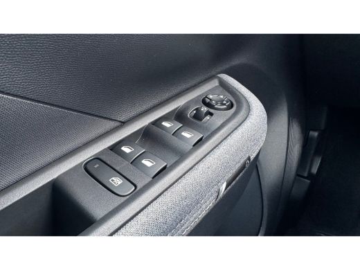 Opel Frontera GS &euro;3000,- voorraad voordeel | 17" Lichtmetalen velgen in Zwart met 215/60 R17 banden | Achteruit... ActivLease financial lease