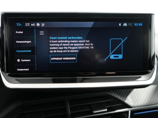 Peugeot 208 GT | Armsteunen op de voorportieren bekleed met kunstleder met groen sierstiksel (GT-Line) | Clim... ActivLease financial lease