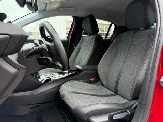 Peugeot 208 Hybrid 100 e-DCS6 Allure Cruise control | Voor en achter parkeersensoren | Apple carplay & Androi... ActivLease financial lease