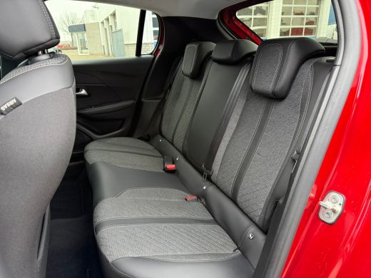 Peugeot 208 Hybrid 100 e-DCS6 Allure Cruise control | Voor en achter parkeersensoren | Apple carplay & Androi... ActivLease financial lease