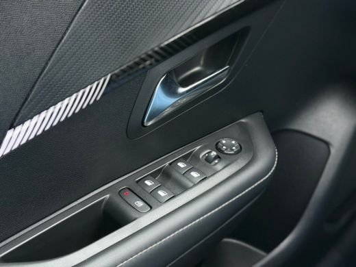 Peugeot 208 Hybrid 100 e-DCS6 Allure Automaat | Cruise control | Voor en achter parkeersensoren | Apple carpl... ActivLease financial lease