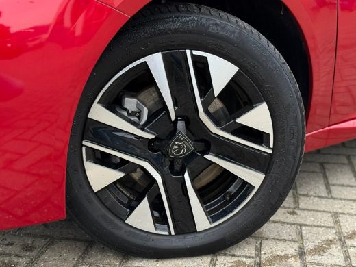 Peugeot 208 Hybrid 100 e-DCS6 Allure Cruise control | Voor en achter parkeersensoren | Apple carplay & Androi... ActivLease financial lease