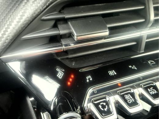 Peugeot e-2008 EV Allure Pack 50 kWh Camera, Carplay, Stoelverwarming ActivLease financial lease