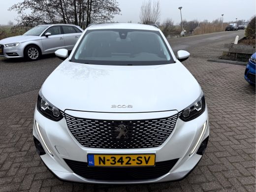 Peugeot e-2008 EV Allure Pack 50 kWh Camera, Carplay, Stoelverwarming ActivLease financial lease