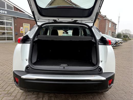 Peugeot e-2008 EV Allure Pack 50 kWh Camera, Carplay, Stoelverwarming ActivLease financial lease