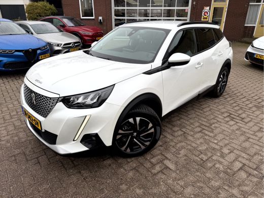 Peugeot e-2008 EV Allure Pack 50 kWh Camera, Carplay, Stoelverwarming ActivLease financial lease