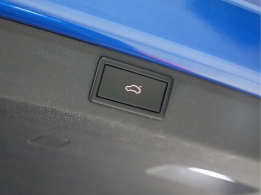 Skoda Enyaq iV Enyaq 80 204pk First Edition Panorama Wegkl. trekhaak Navigatie Stoel/Stuurverwarming 244 ActivLease financial lease