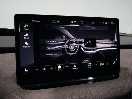 Skoda Enyaq iV Enyaq 80 204pk First Edition Panorama Wegkl. trekhaak Navigatie Stoel/Stuurverwarming 244 ActivLease financial lease