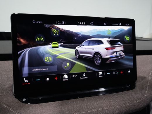 Skoda Enyaq iV Enyaq 80 204pk First Edition Panorama Wegkl. trekhaak Navigatie Stoel/Stuurverwarming 244 ActivLease financial lease