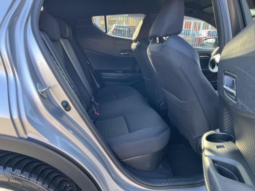 Toyota C-HR 1.8 Hybrid Bi-Tone ActivLease financial lease