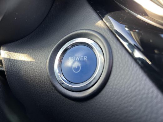 Toyota C-HR 1.8 Hybrid Bi-Tone ActivLease financial lease