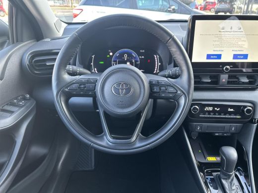 Toyota Yaris 1.5 Hybrid 115 Dynamic ActivLease financial lease