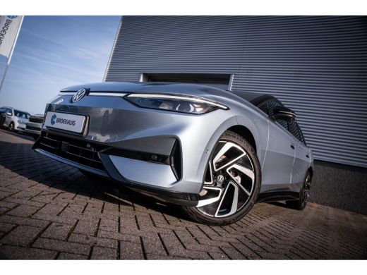 Volkswagen ID.7 Pro Limited Edition 77 kWh | 360 graden camera | Draadloze telefoonlader | Elektrisch bedienbare ... ActivLease financial lease