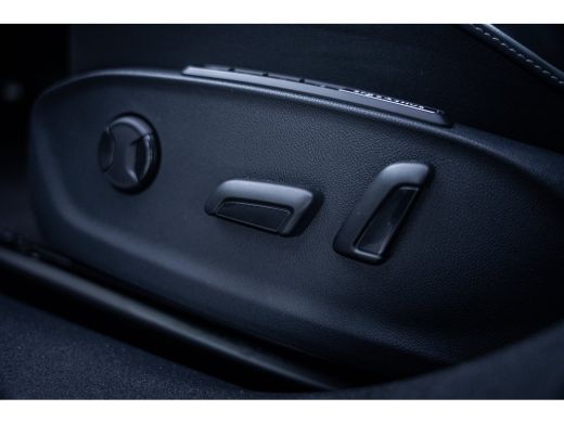 Volkswagen ID.7 Pro Limited Edition 77 kWh | 360 graden camera | Draadloze telefoonlader | Elektrisch bedienbare ... ActivLease financial lease