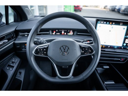 Volkswagen ID.7 Pro Limited Edition 77 kWh | 360 graden camera | Draadloze telefoonlader | Elektrisch bedienbare ... ActivLease financial lease