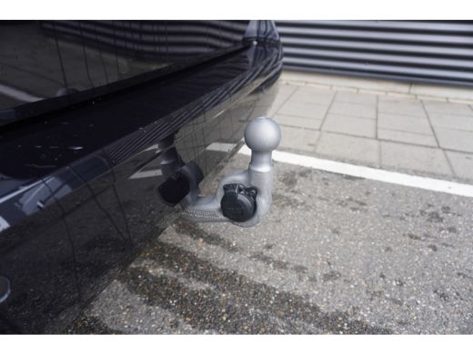 Volkswagen Multivan 1.5 eHybrid L2 Bulli Edition 4-Motion, IQ Light koplampen, 7-persoons Vis-a-Vis, Navigatie, Trekhaak ActivLease financial lease