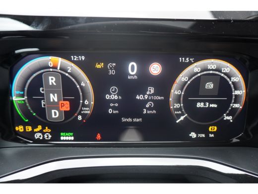 Volkswagen Multivan 1.5 eHybrid L2 Bulli Edition 4-Motion, IQ Light koplampen, 7-persoons Vis-a-Vis, Navigatie, Trekhaak ActivLease financial lease