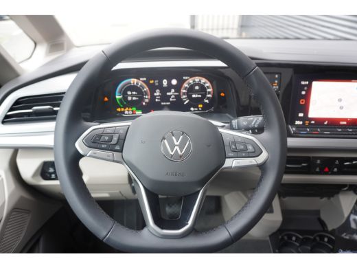 Volkswagen Multivan 1.5 eHybrid L2 Bulli Edition 4-Motion, IQ Light koplampen, 7-persoons Vis-a-Vis, Navigatie, Trekhaak ActivLease financial lease