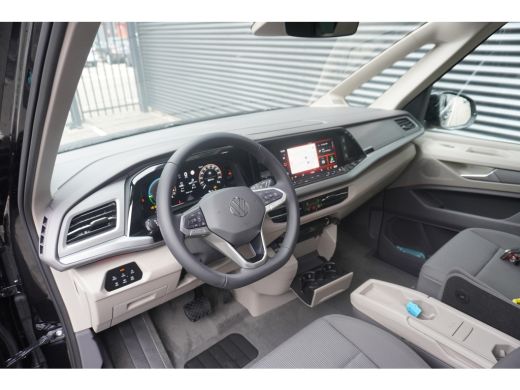 Volkswagen Multivan 1.5 eHybrid L2 Bulli Edition 4-Motion, IQ Light koplampen, 7-persoons Vis-a-Vis, Navigatie, Trekhaak ActivLease financial lease