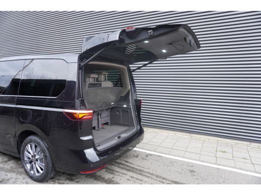 Volkswagen Multivan 1.5 eHybrid L2 Bulli Edition 4-Motion, IQ Light koplampen, 7-persoons Vis-a-Vis, Navigatie, Trekhaak ActivLease financial lease