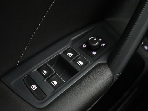 Volkswagen Tiguan 1.4 TSI eHybrid R Line | Trekhaak | Matrix LED | Carplay | Adaptive cruise | Park Assist | Naviga... ActivLease financial lease