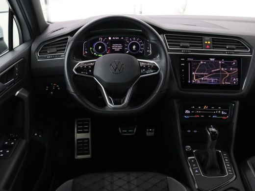 Volkswagen Tiguan 1.4 TSI eHybrid R Line | Trekhaak | Matrix LED | Carplay | Adaptive cruise | Park Assist | Naviga... ActivLease financial lease
