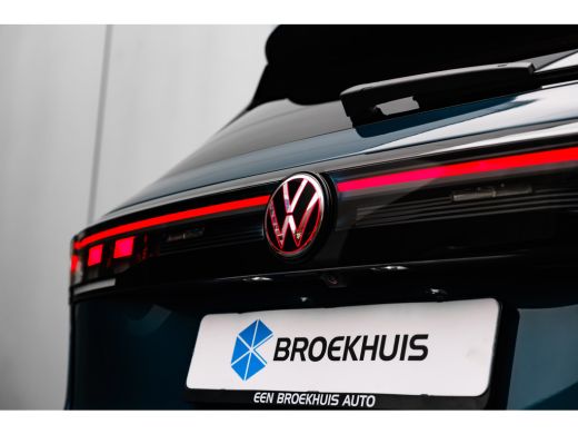 Volkswagen Tiguan Life Edition - eHybrid Inclusief &euro;2000,- inruilvoordeel | 'App-Connect' draadloze smartphone inte... ActivLease financial lease